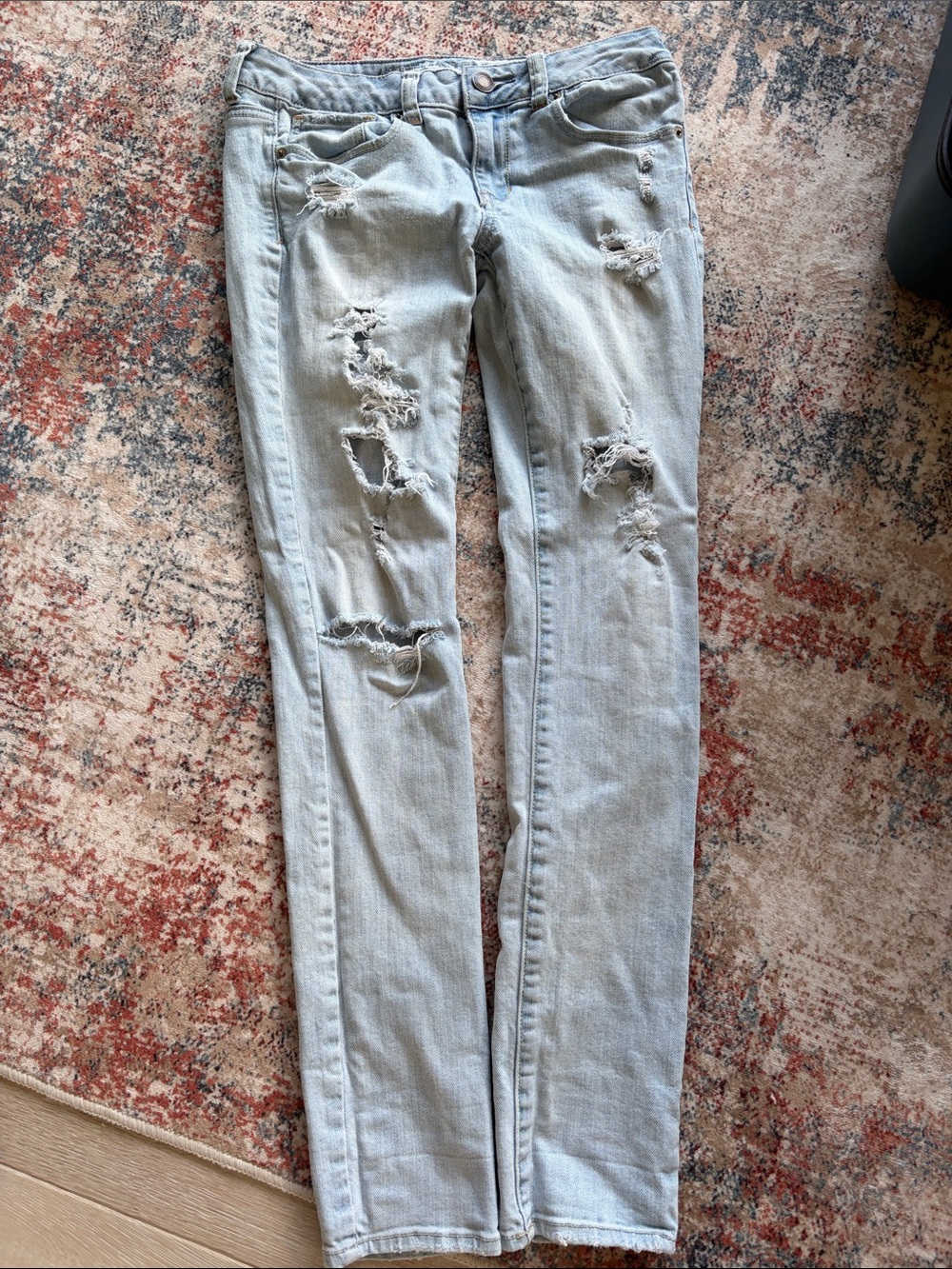 American Eagle Outfitters Light Blue Distressed Skinny Jeans